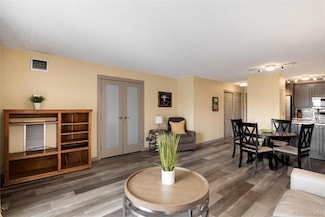 2880 S Locust St, Denver, CO 80222