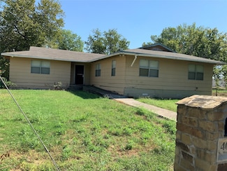 400 N Weaver St, Gainesville, TX 76240