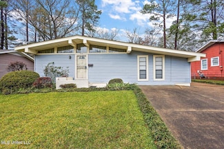 554 N North Park Dr, Jackson, MS 39206