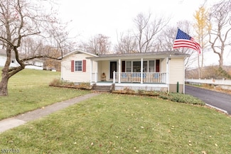 76 Washington Ave, Oxford, NJ 07863