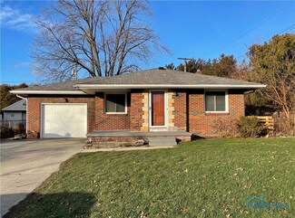 3204 N Colleen Ct, Toledo, OH 43614