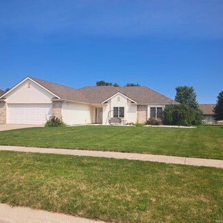 1114 Sycamore Ct, Auburn, IN 46706