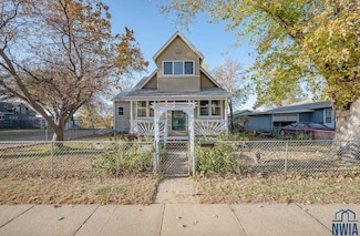 1121 River Dr, Sioux City, IA 51109