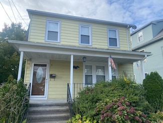 82 Helen St, Hamden, CT 06514