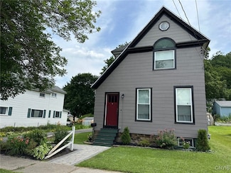 9 Bellinger St, Mohawk, NY 13407