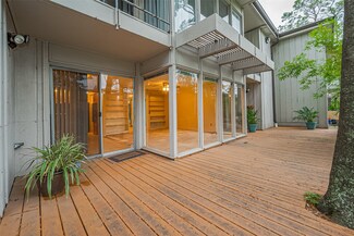 8211 Katy Fwy Unit 15, Houston, TX 77024