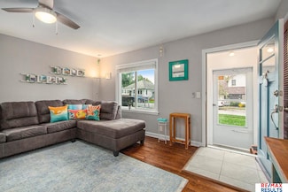 2107 S 35th St, Omaha, NE 68105