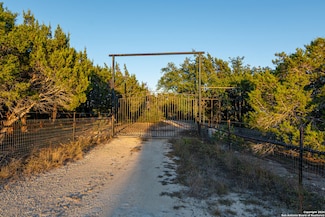 3754 Byrd Ranch Rd, Johnsoncit, TX 78636