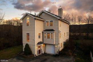 50 Quarry Rd, Hamburg, NJ 07419