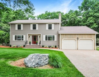 46 Juniper Hill Rd, Waltham, MA 02452