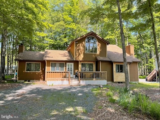 241 Wyalusing Dr, Pocono Lake, PA 18347