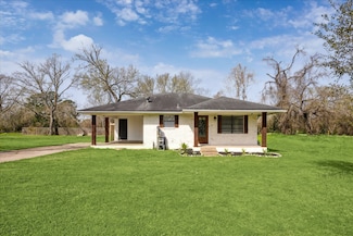 715 16th St, Hempstead, TX 77445