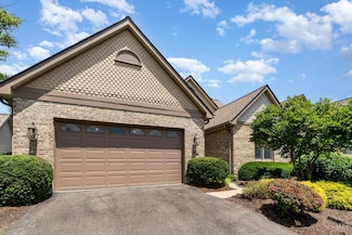 8871 Montgomery Rd, Cincinnati, OH 45236