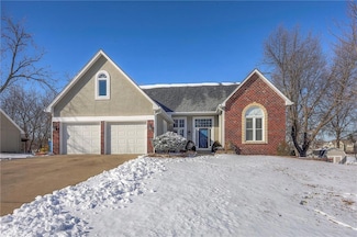 2440 NW Shady Bend Ln, Lees Summit, MO 64081