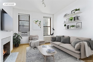5 Weehawken St Unit 4B, New York, NY 10014