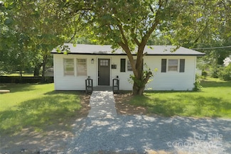 1401 Woodman Hall St, Shelby, NC 28152