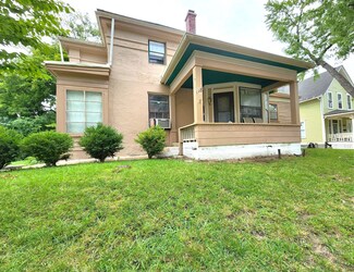 118 Tennyson Ct, Elgin, IL 60120
