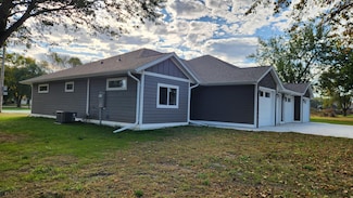 901 7th Ave SW, Pipestone, MN 56164