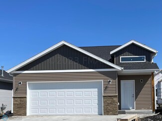 6820 68th St S, Horace, ND 58047