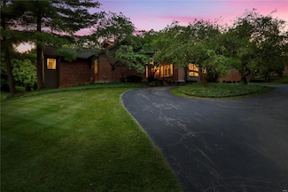 12 Terry Hill Ln, Saint Louis, MO 63131