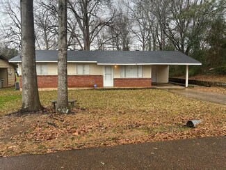146 W Walnut St, Gloster, MS 39638