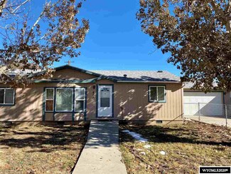 423 S 5th St, Thermopolis, WY 82443