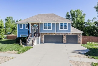 2251 Valley View Dr, Tonganoxie, KS 66086