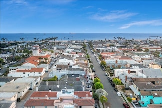 236 7th St, Seal Beach, CA 90740