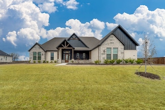 321 Motega Ct, Waxahachie, TX 75165