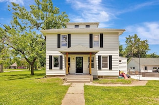 718 W 3rd St, Halstead, KS 67056