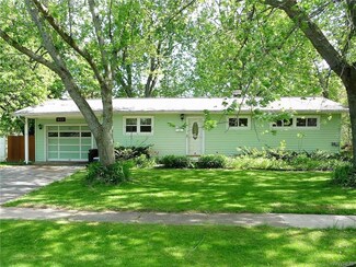 477 Northfield Dr, Youngstown, NY 14174