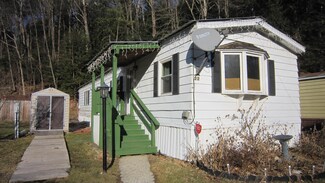 22 Crescent Dr, Brattleboro, VT 05301