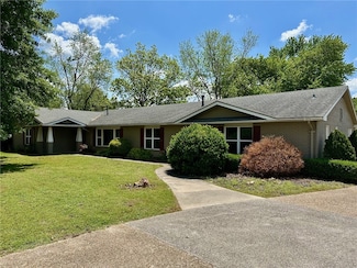 459 E Morris Ave, Bethel Heights, AR 72764