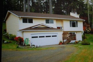 805 E 2nd St, South Bend, WA 98586