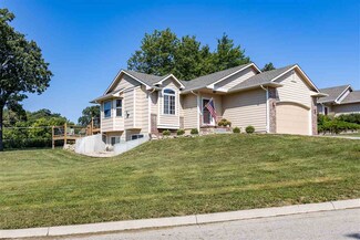 828 Fossilridge Dr, Manhattan, KS 66503