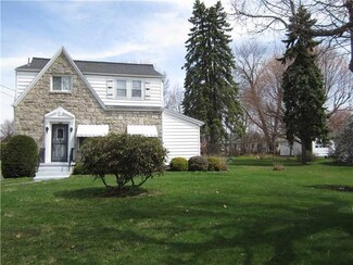 519 Sharon New Castle Rd, Farrell, PA 16121