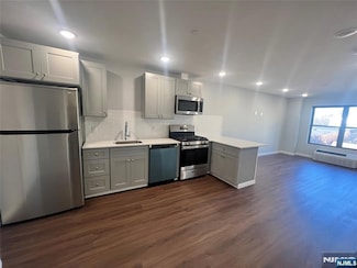 48 Spruce Ave Unit 201, Ridgefield Park, NJ 07660