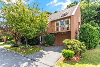 11 Woodland Park Dr, Haverhill, MA 01830