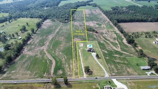 004 Quinn Rd, Athens, AL 35611