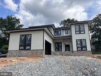 4015 Woodland Rd, Annandale, VA 22003