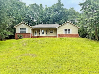 213 Elizabeth Ln, Daleville, AL 36322