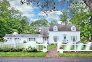 11 Clover Dr, Wilton, CT 06897