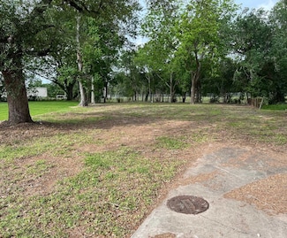 1921 Avenue D, Port Neches, TX 77651