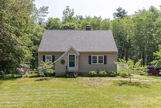 15 Allens Ave, Lee, NH 03861