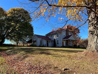 18213 Price Rd, Saegertown, PA 16433