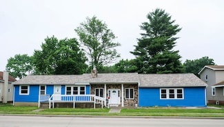 510 W Harrison St, Villa Grove, IL 61956