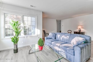 28 Honeysuckle Ln, Red Bank, NJ 07701