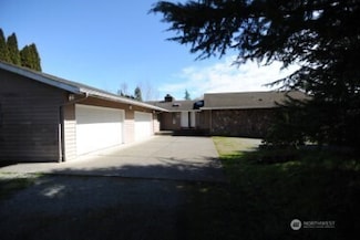 2210 Martin Rd, Mount Vernon, WA 98273
