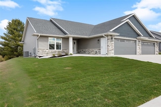 468 Chamber Dr, Anamosa, IA 52205