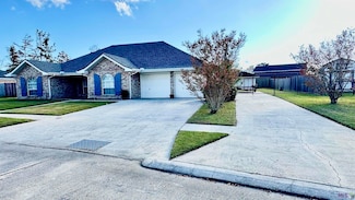 211 Myrick Dr, Houma, LA 70360